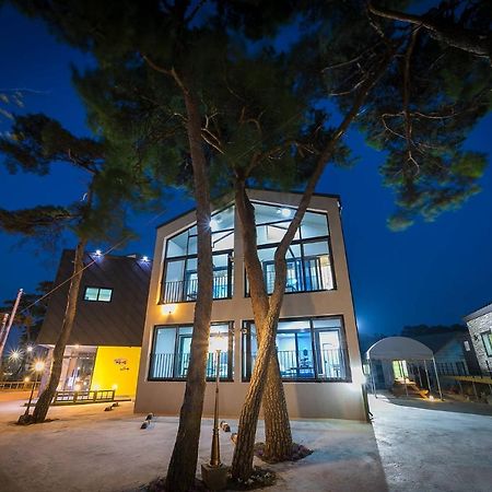 Gangneung Haesolnaeeum Pension Exterior foto